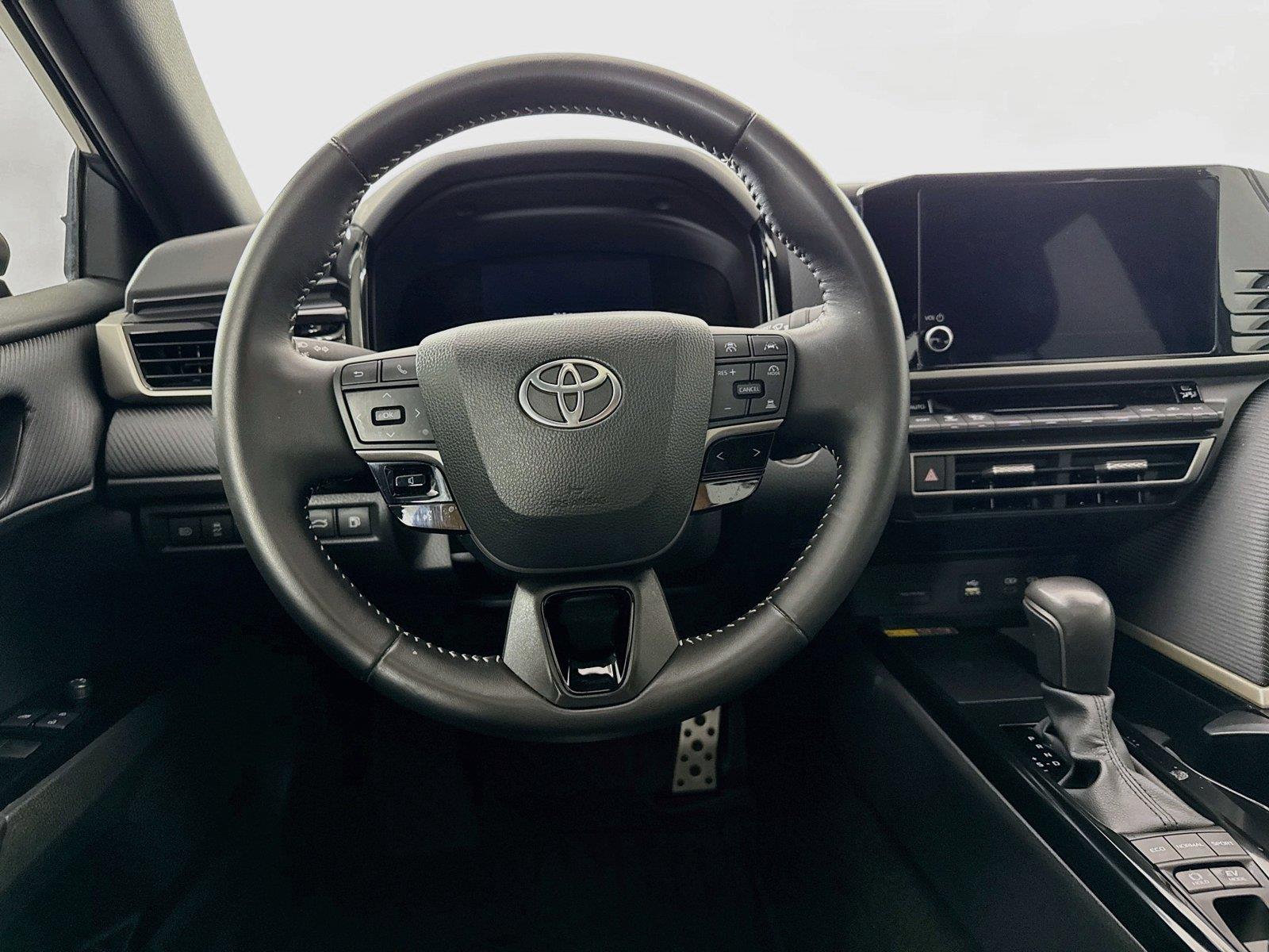 2025 Toyota Camry SE photo 30