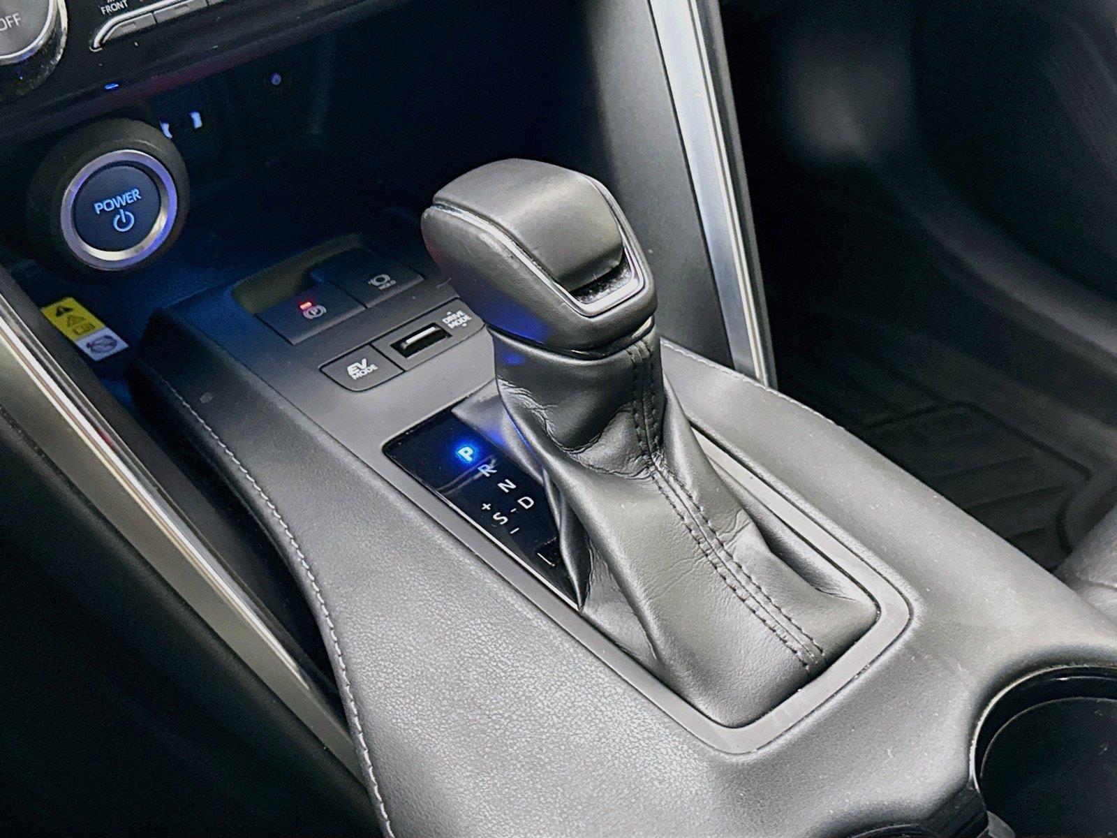 2022 Toyota Venza LE photo 23