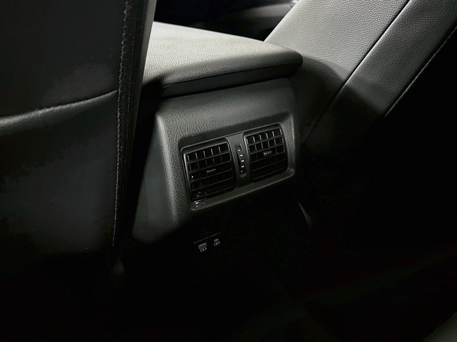 2025 Toyota Camry SE photo 34