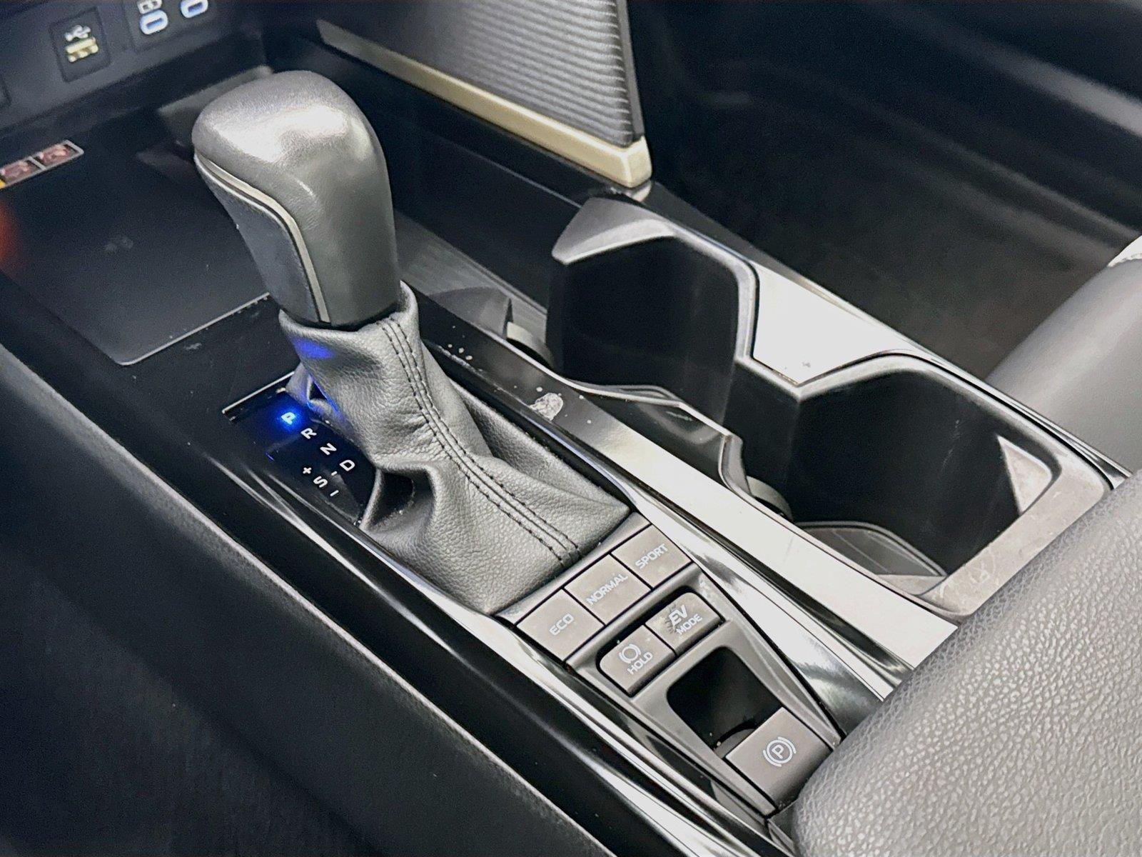2025 Toyota Camry SE photo 26