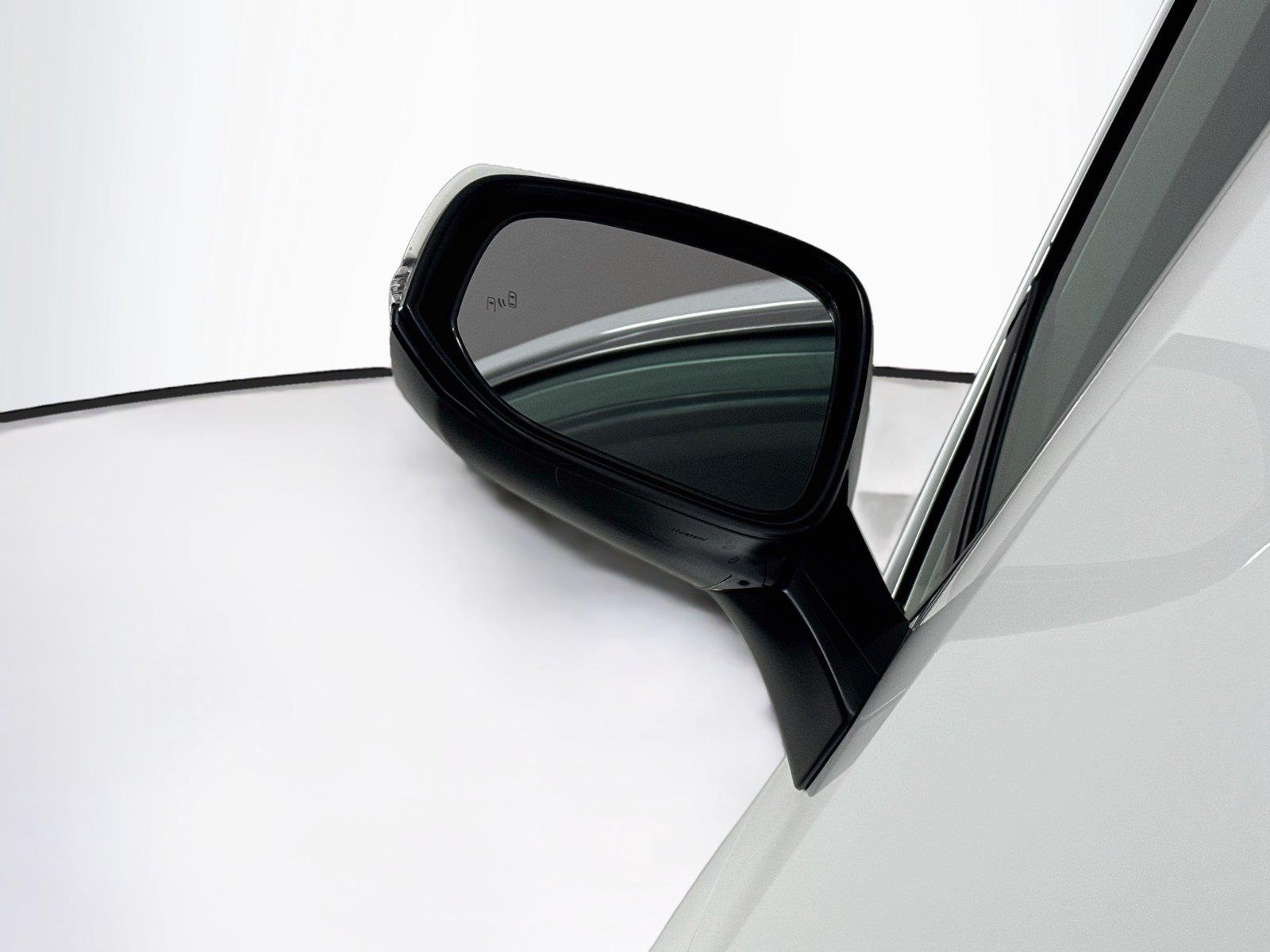 2025 Toyota RAV4 XLE photo 4