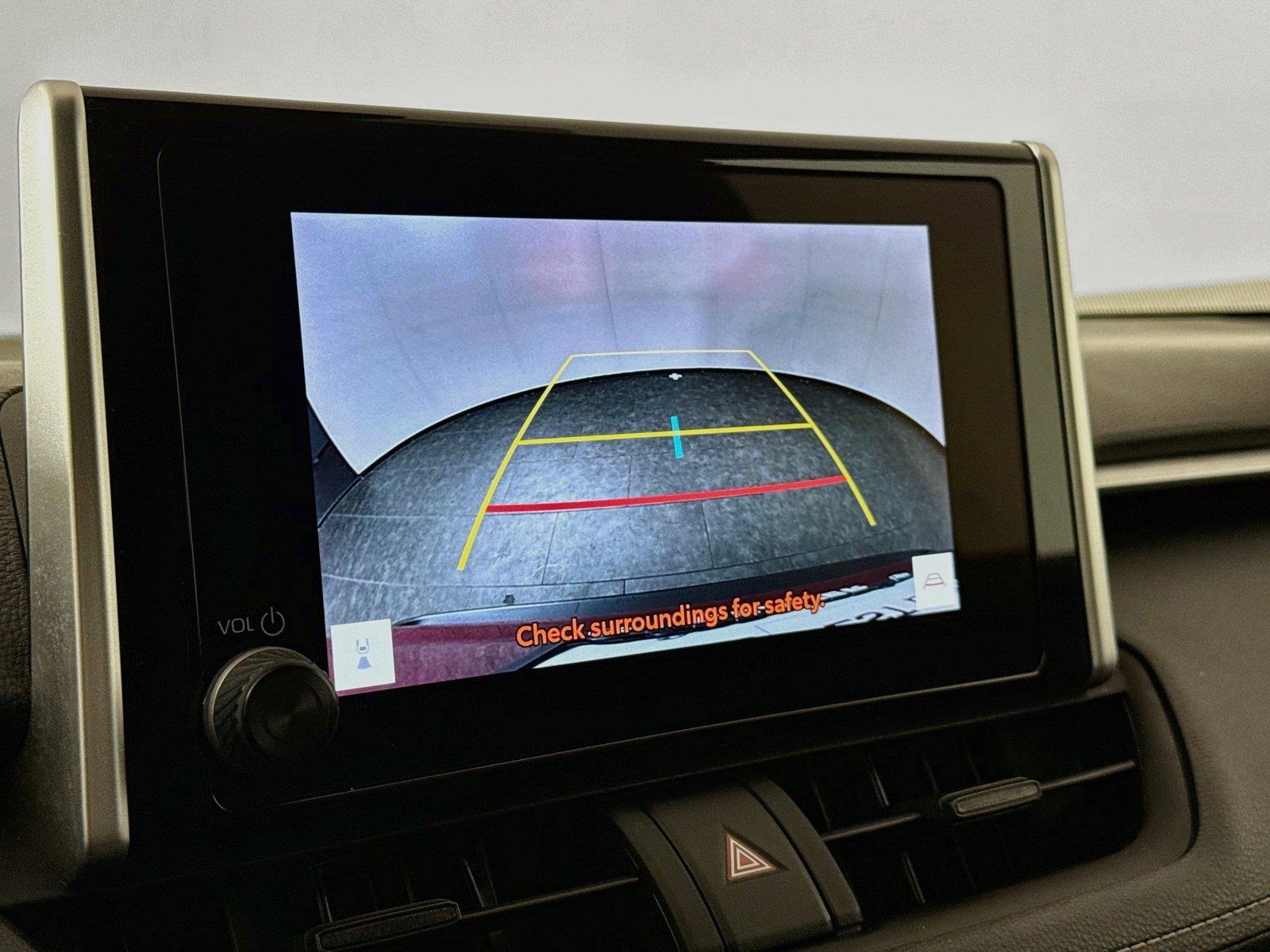 2025 Toyota RAV4 XLE photo 22