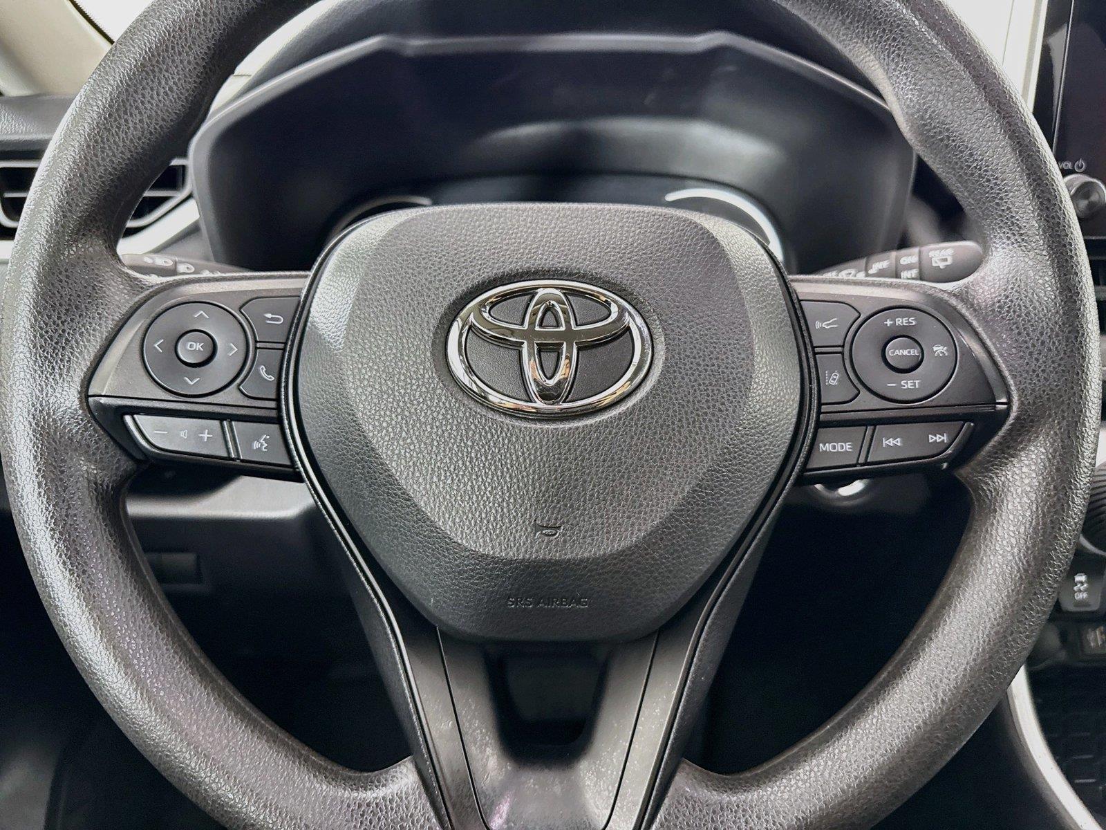 2025 Toyota RAV4 XLE photo 15
