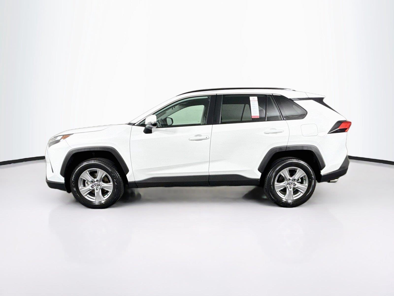 2025 Toyota RAV4 XLE photo 12