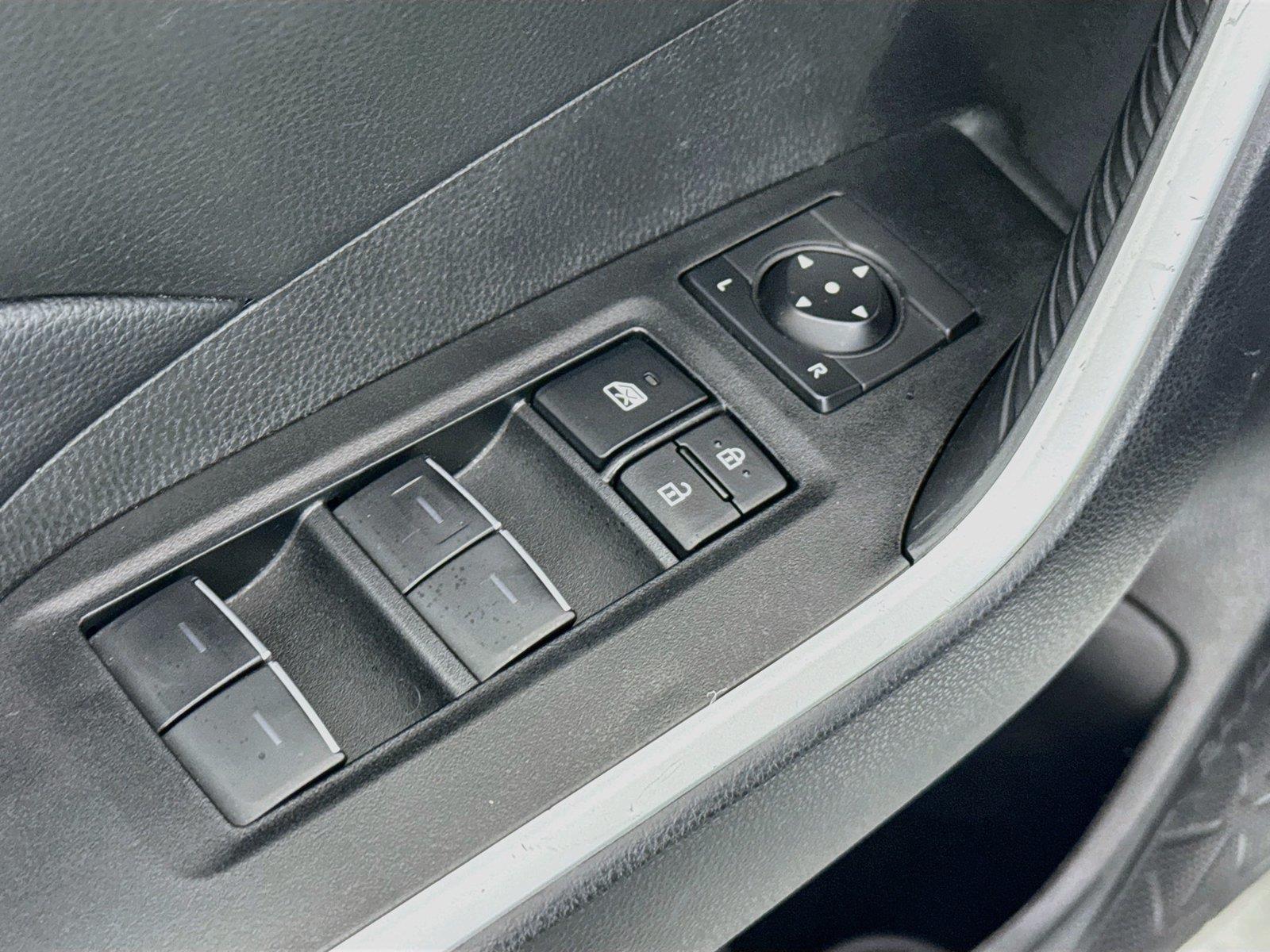 2025 Toyota RAV4 XLE photo 25