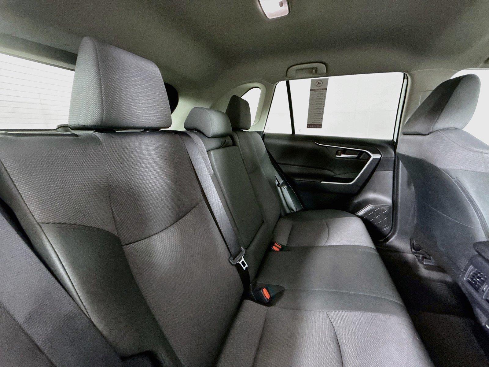2025 Toyota RAV4 XLE photo 39