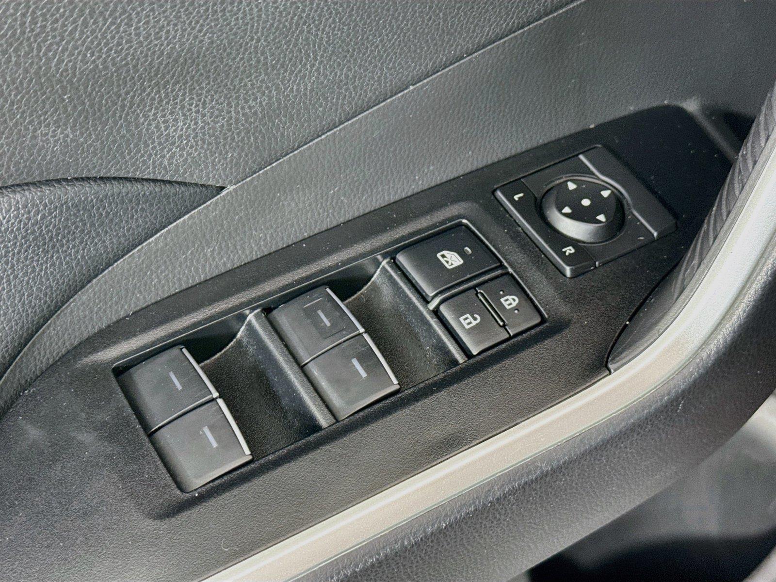 2025 Toyota RAV4 XLE photo 25