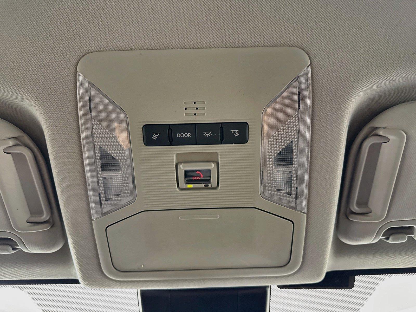 2025 Toyota RAV4 XLE photo 5