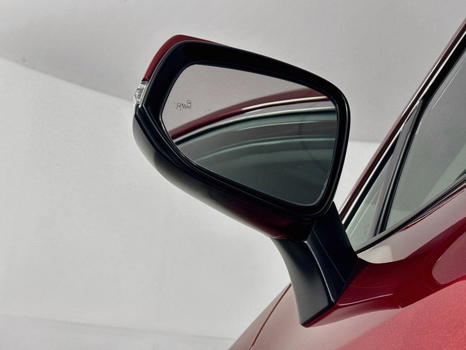 2025 Toyota RAV4 XLE photo 4
