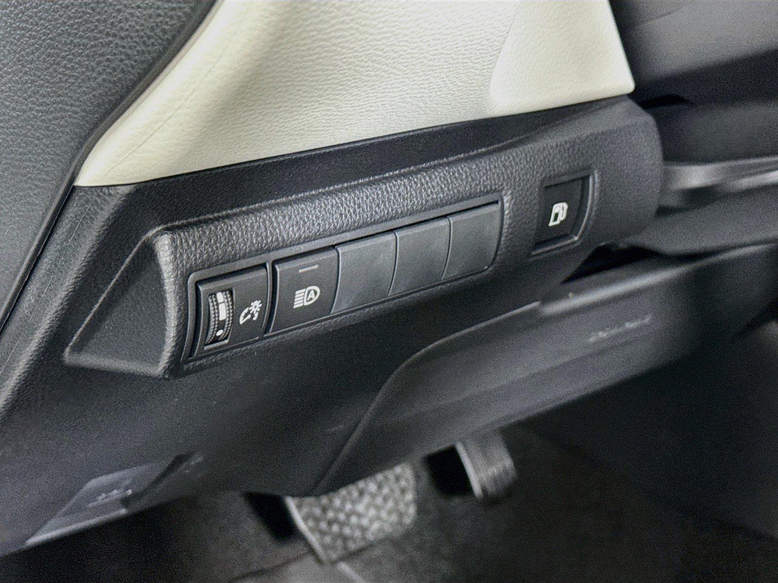 2026 Toyota Corolla Hybrid LE photo 14