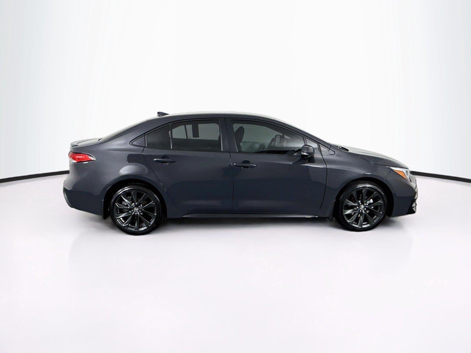 2025 Toyota Corolla SE photo 4