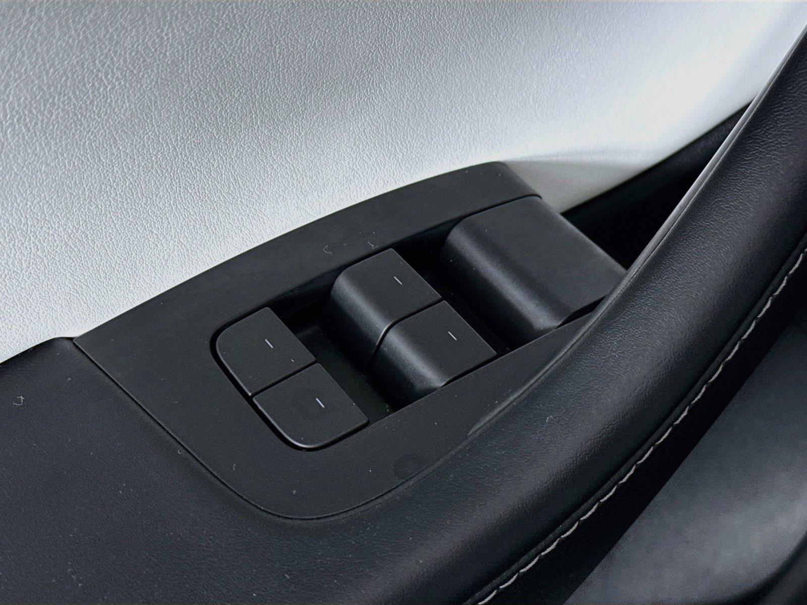 2021 Tesla Model Y Long Range photo 25