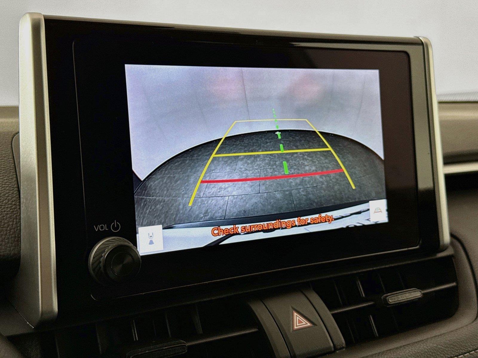 2025 Toyota RAV4 XLE photo 22