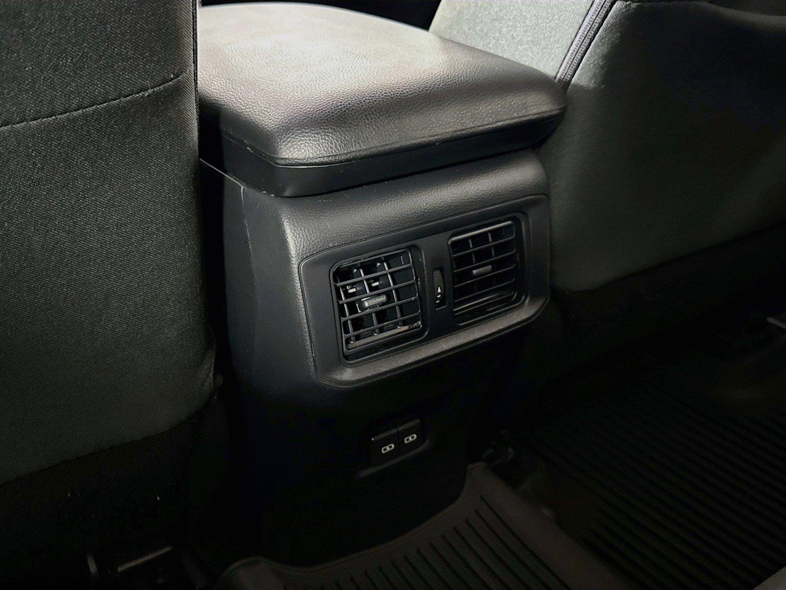 2025 Toyota RAV4 XLE photo 32
