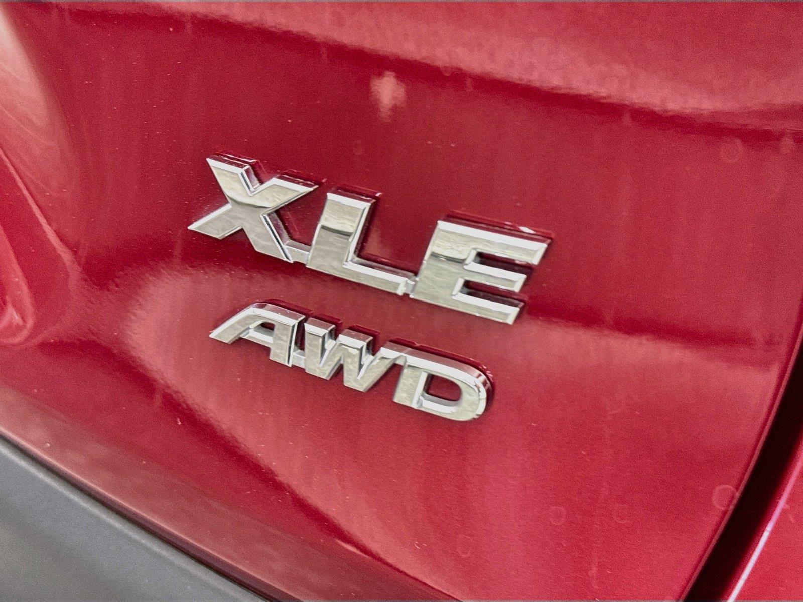2025 Toyota RAV4 XLE photo 13