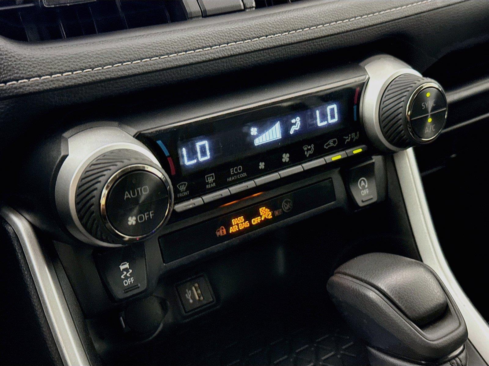 2025 Toyota RAV4 XLE photo 23