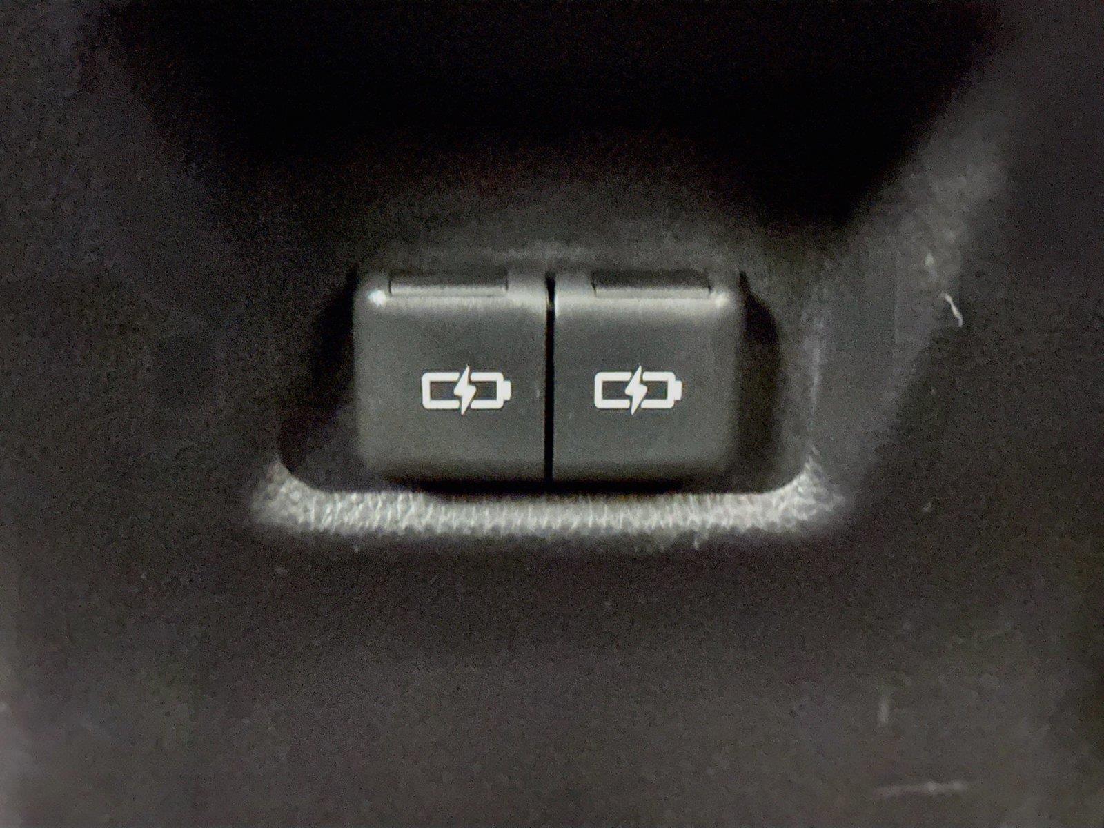 2025 Toyota RAV4 XLE photo 34
