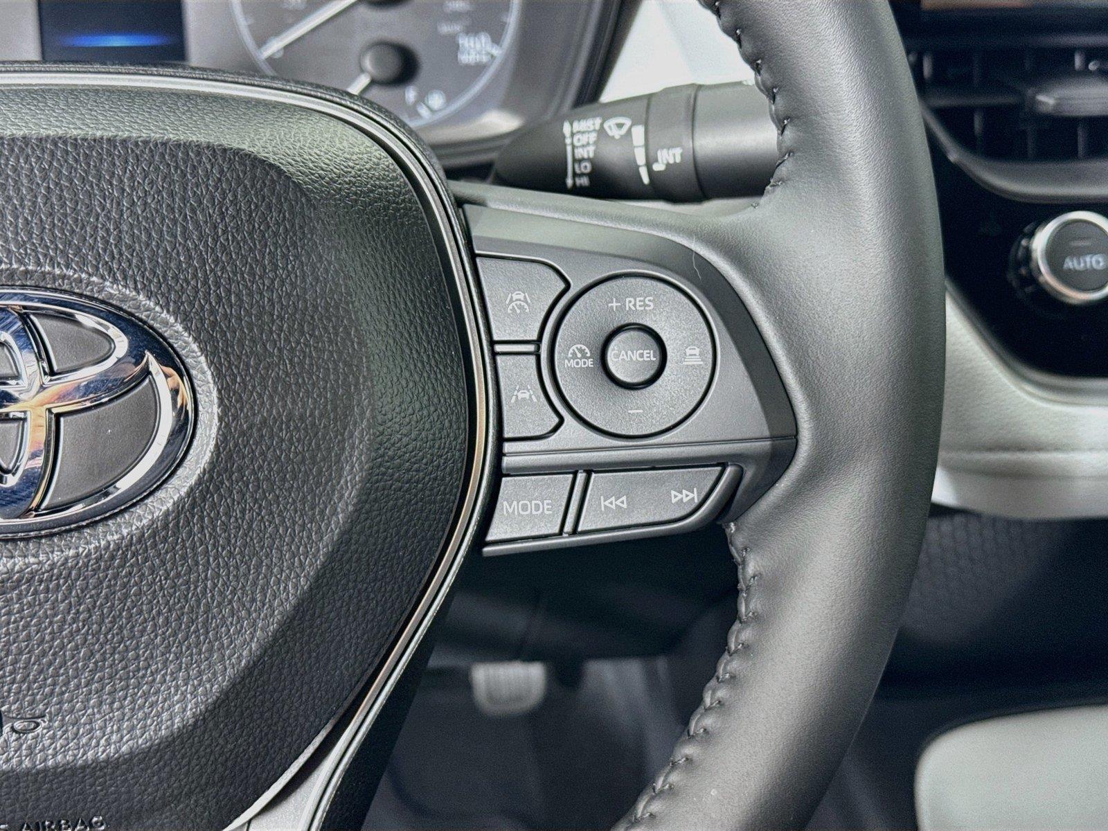 2025 Toyota Corolla SE photo 17