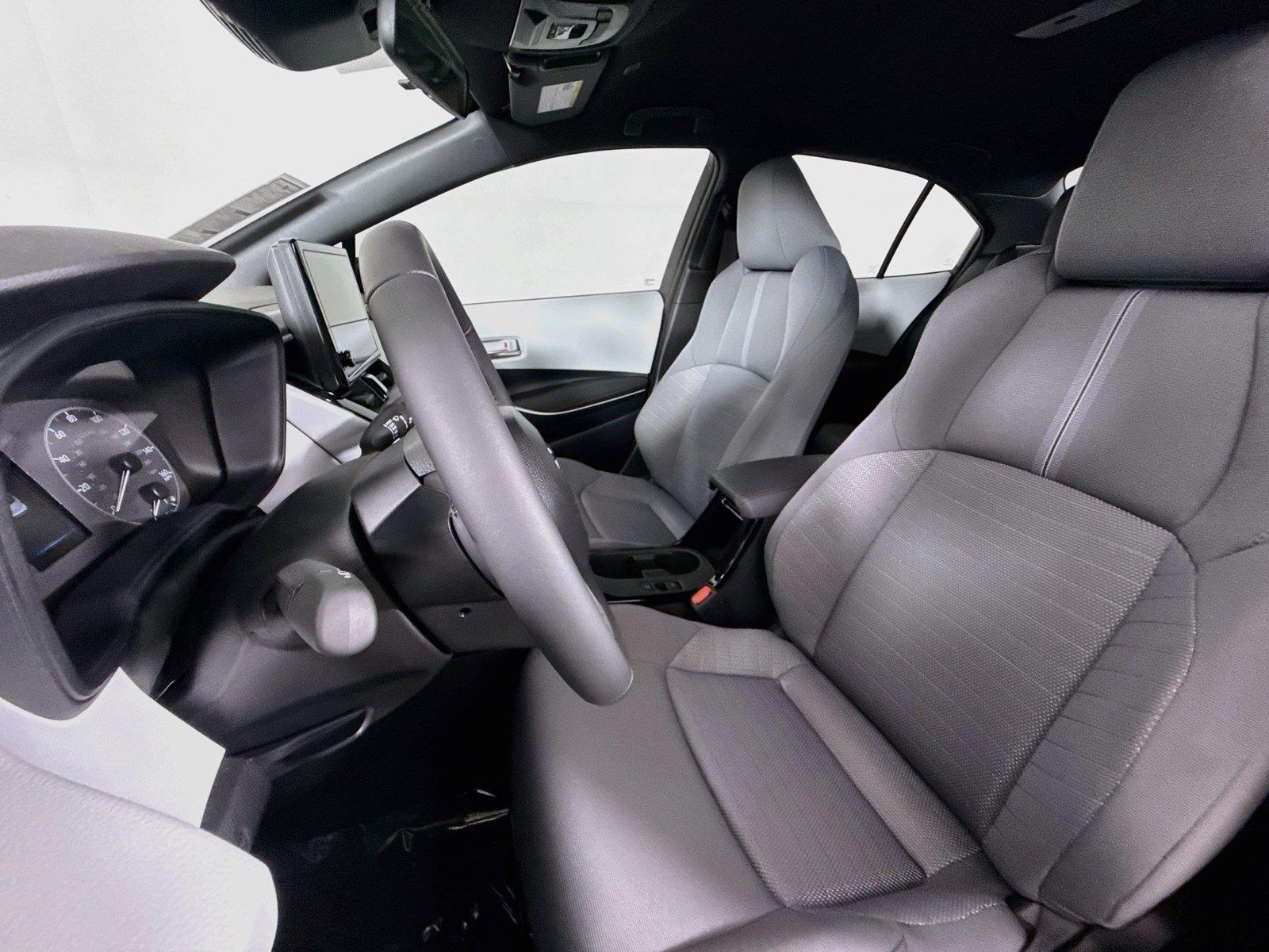 2025 Toyota Corolla SE photo 14