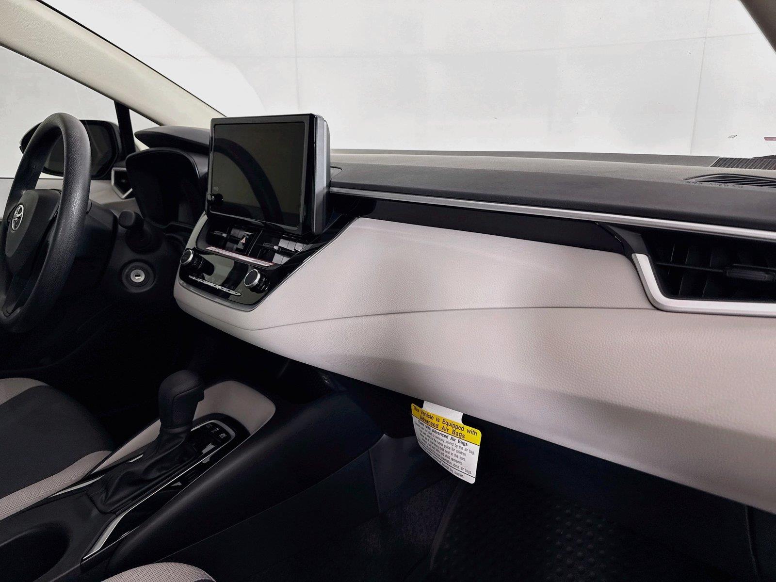 2026 Toyota Corolla Hybrid LE photo 38