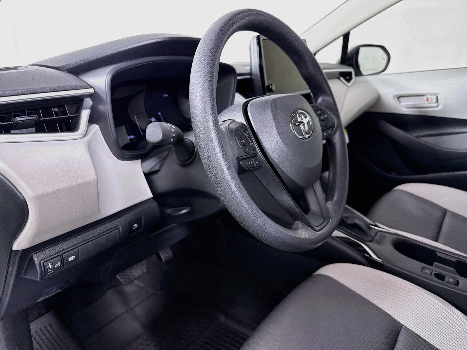 2026 Toyota Corolla Hybrid LE photo 3