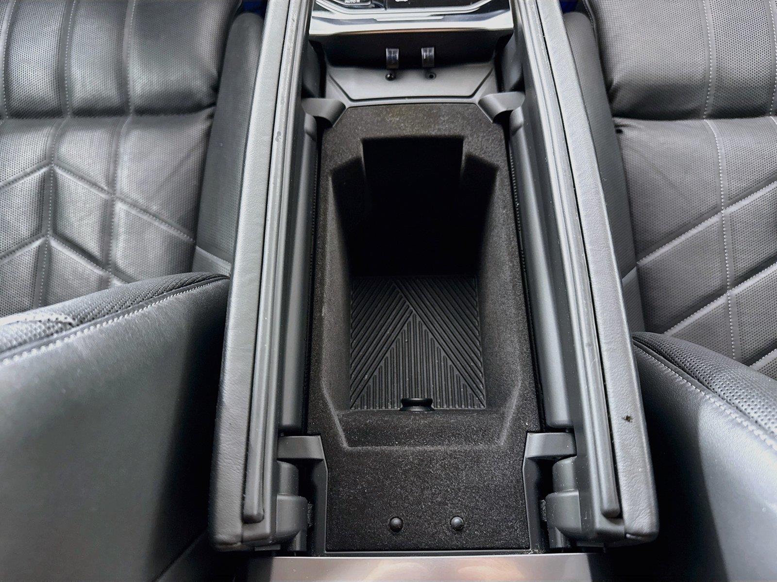 2025 BMW 7 Series 740i photo 36