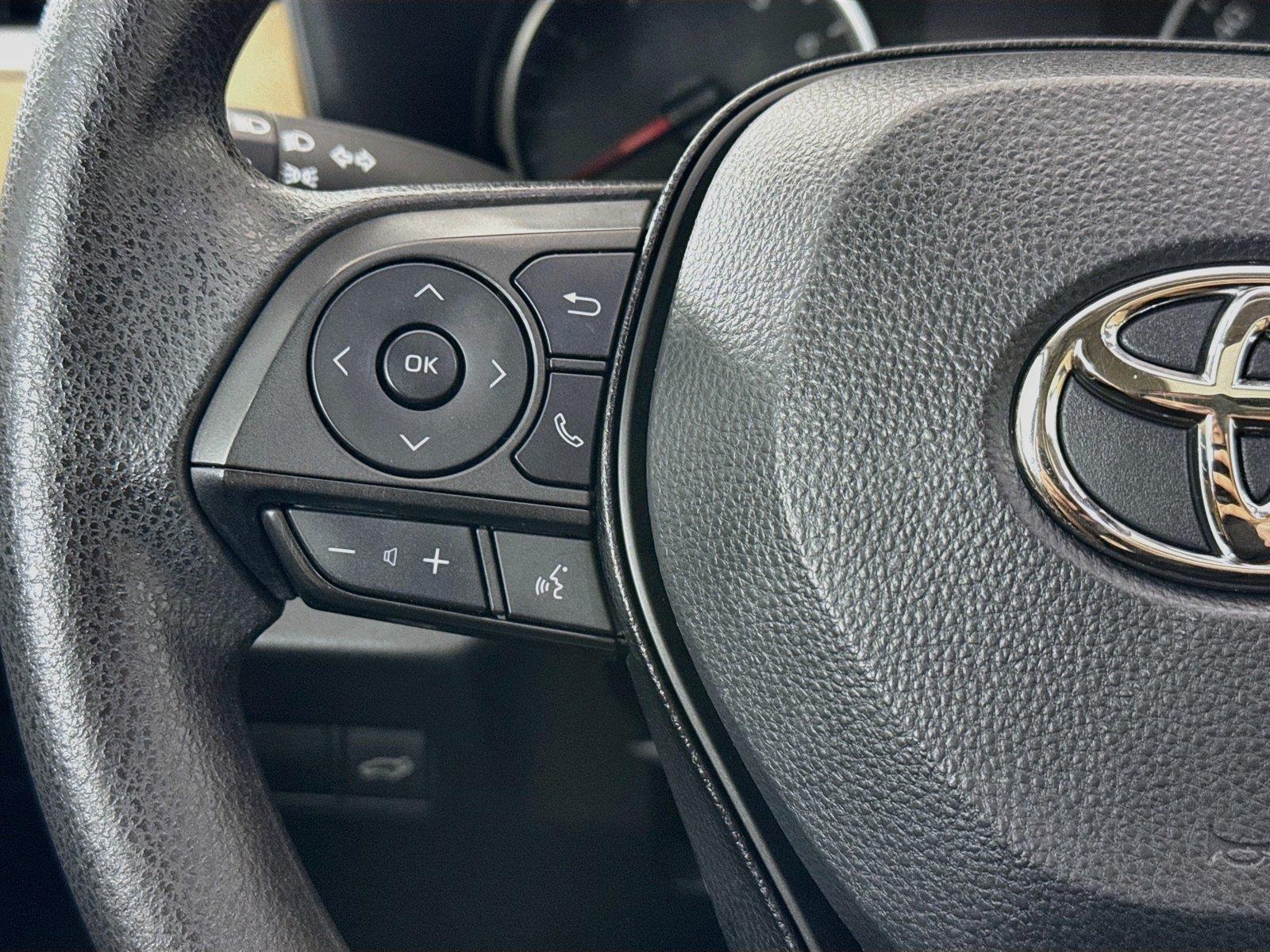 2022 Toyota RAV4 XLE photo 15