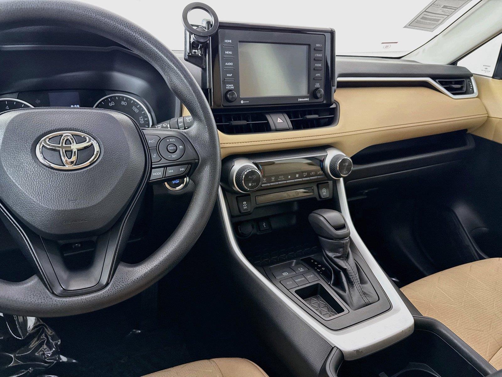 2022 Toyota RAV4 XLE photo 29