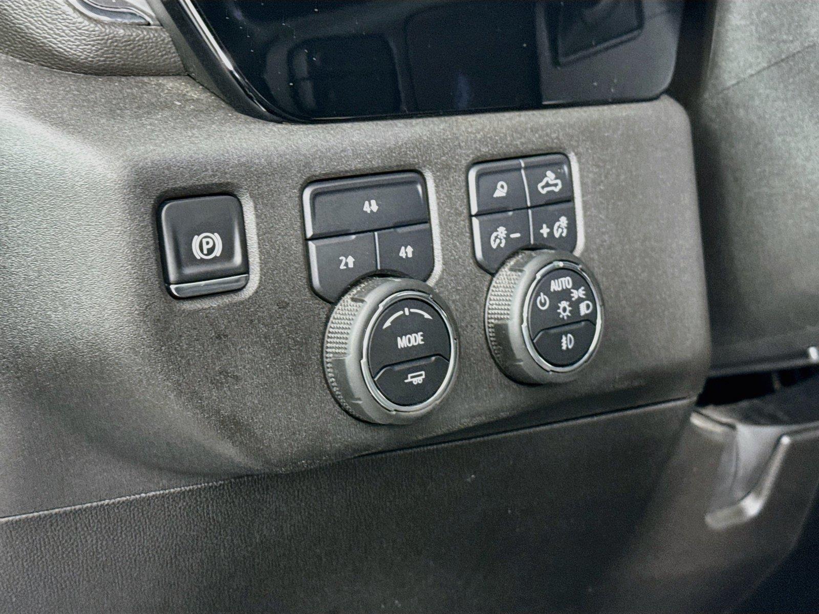 2025 Chevrolet Silverado 3500HD LT photo 15