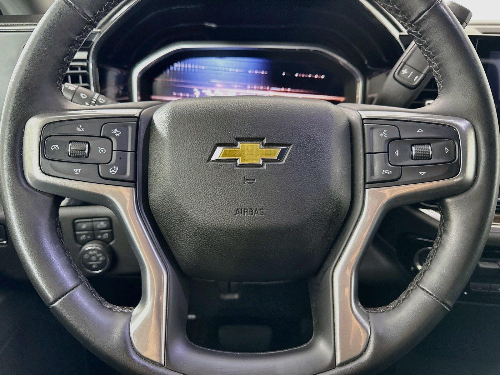 2025 Chevrolet Silverado 3500HD LT photo 16