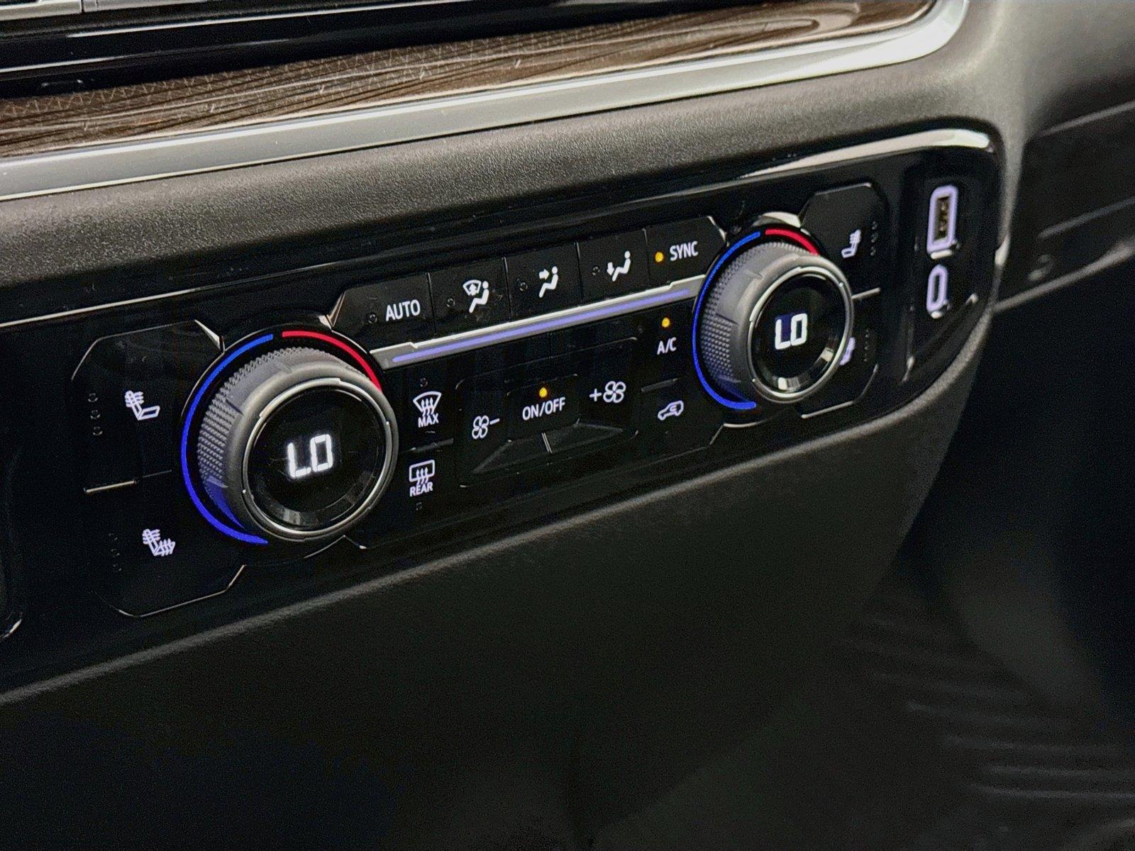 2025 Chevrolet Silverado 3500HD LT photo 24