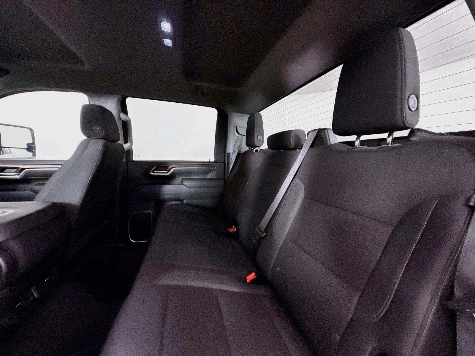 2025 Chevrolet Silverado 3500HD LT photo 28