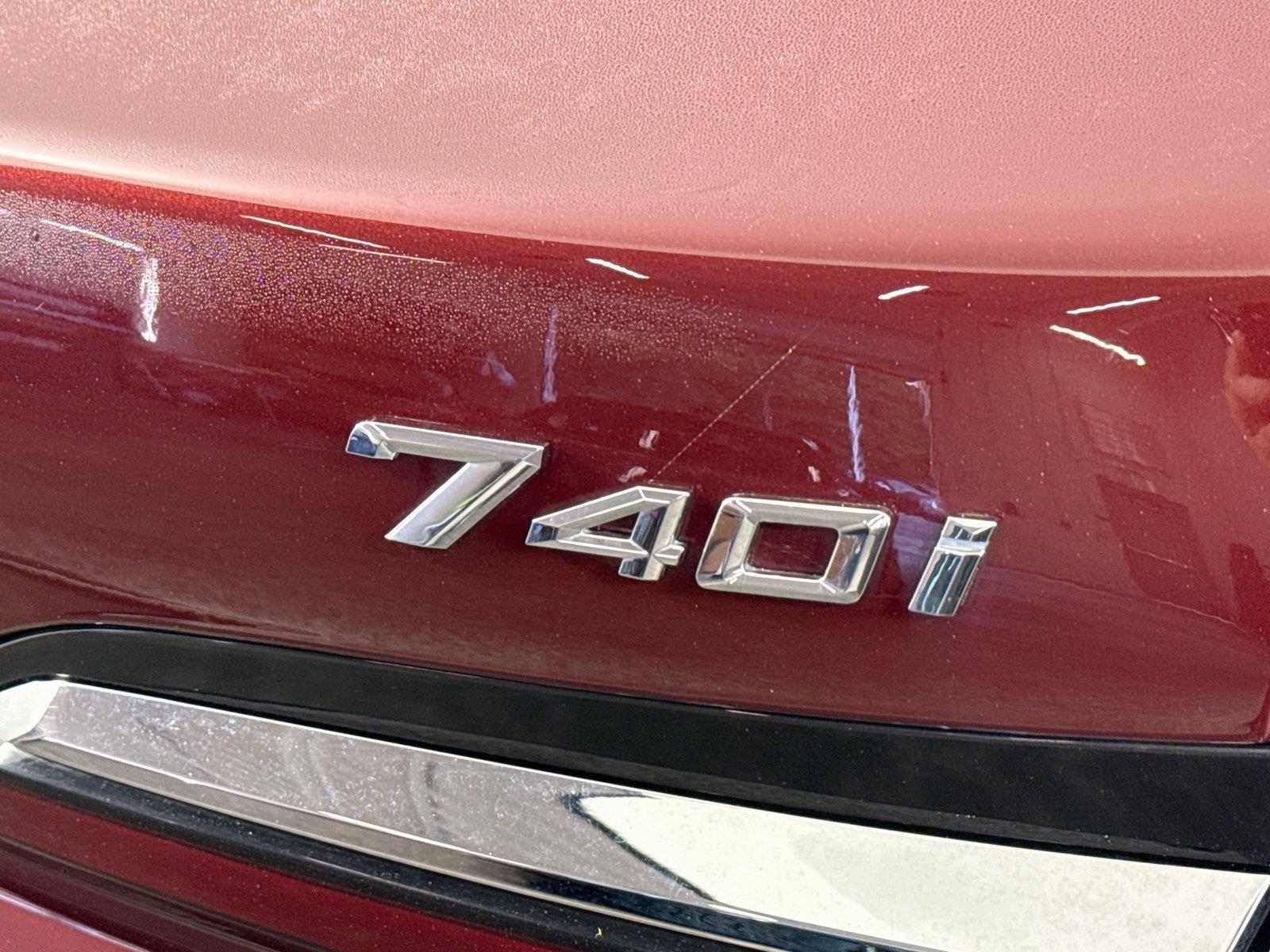 2025 BMW 7 Series 740i photo 14