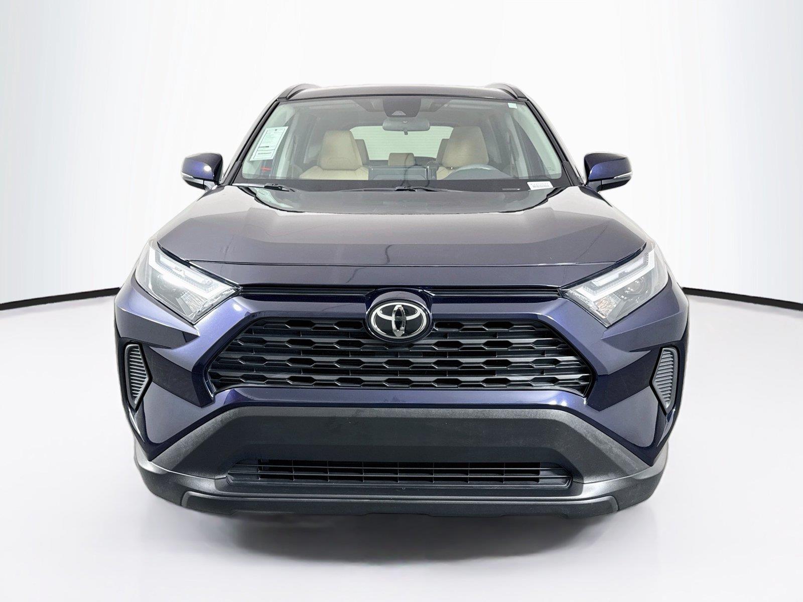 2022 Toyota RAV4 XLE photo 6