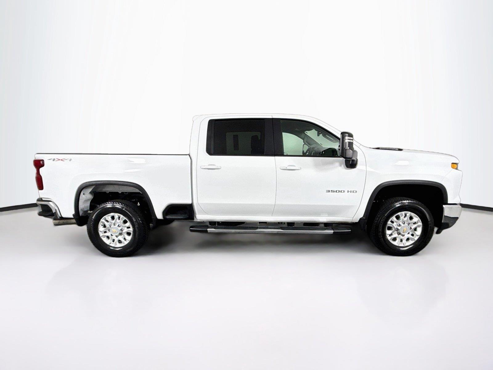 2025 Chevrolet Silverado 3500HD LT photo 10