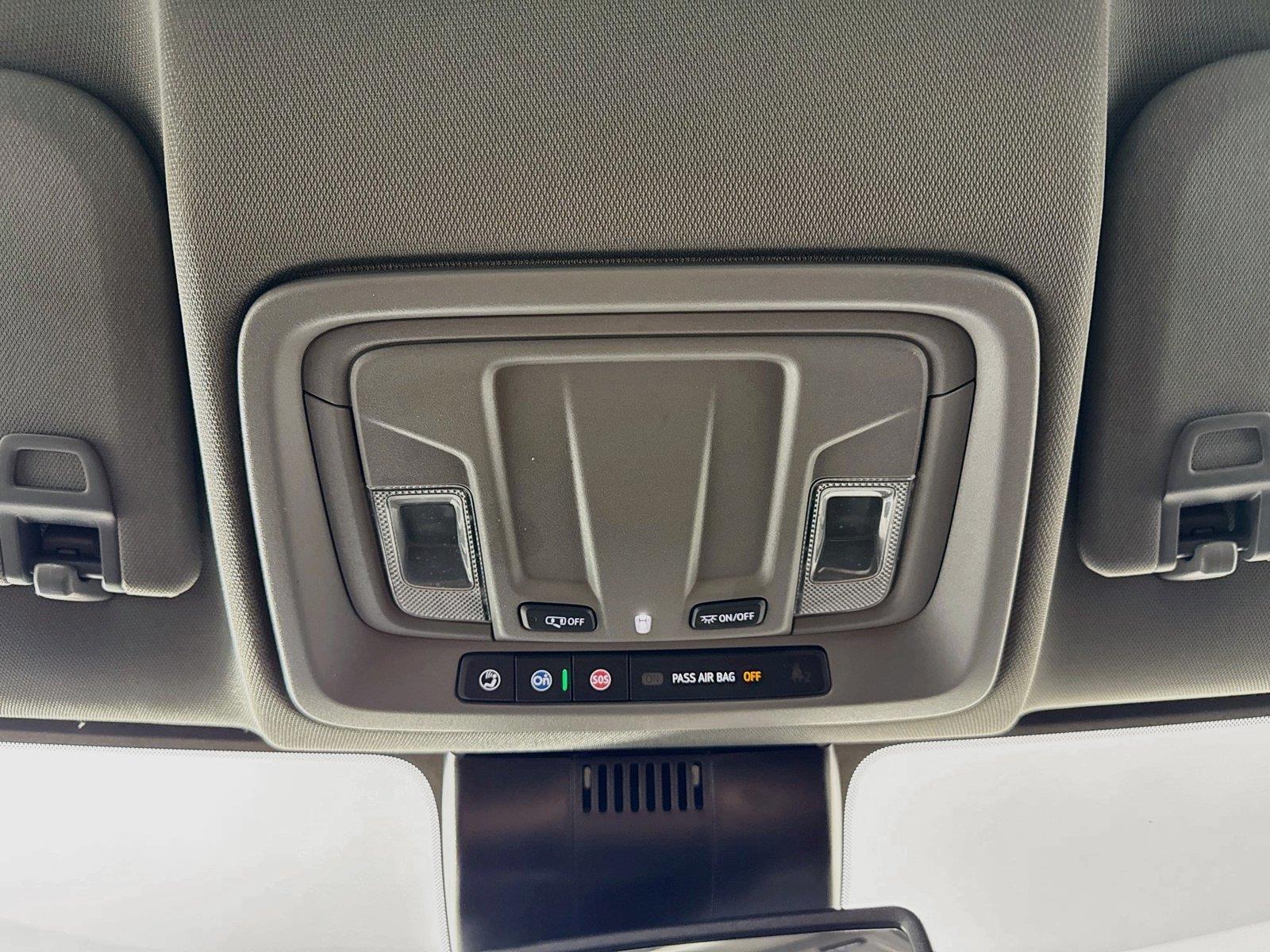 2025 Chevrolet Silverado 3500HD LT photo 5
