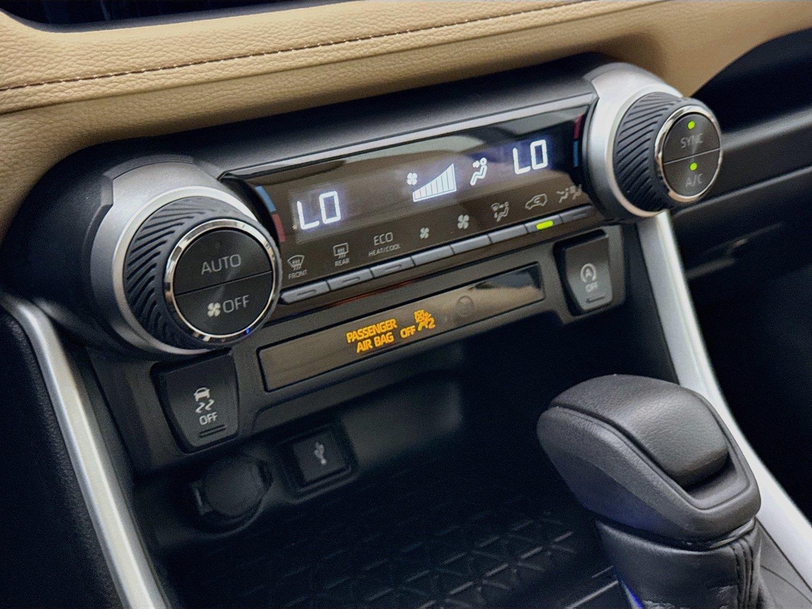 2022 Toyota RAV4 XLE photo 23