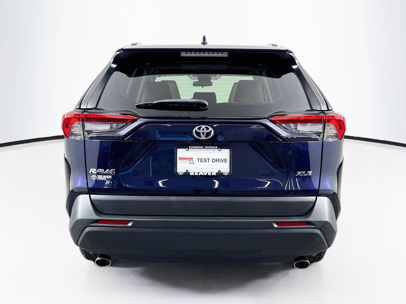 2022 Toyota RAV4 XLE photo 9