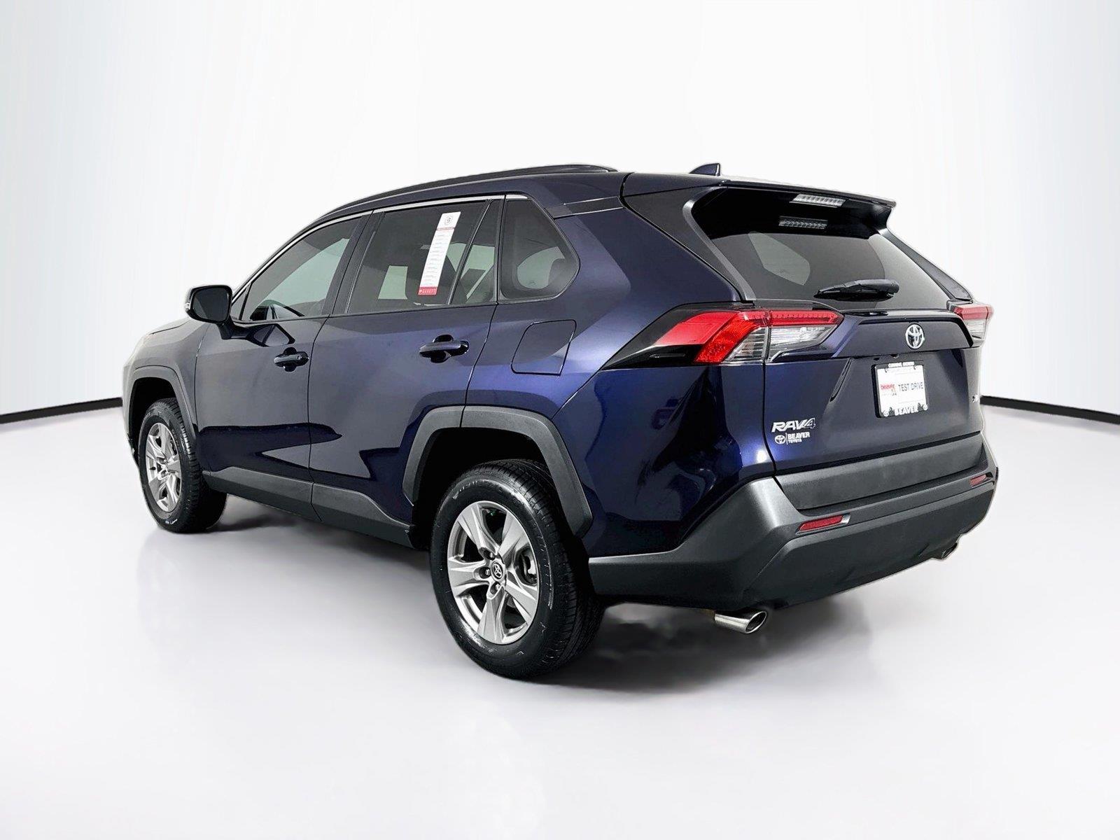 2022 Toyota RAV4 XLE photo 10