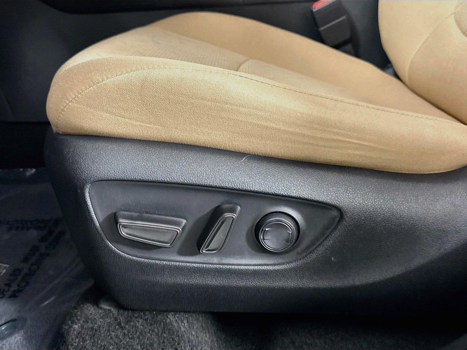 2022 Toyota RAV4 XLE photo 26
