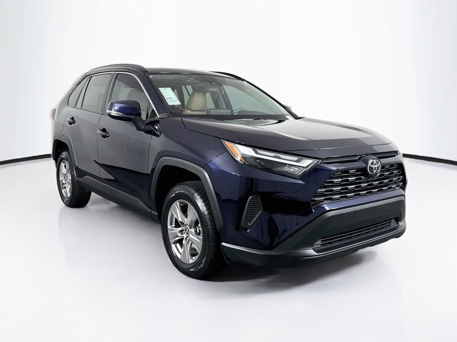 2022 Toyota RAV4 XLE photo 7