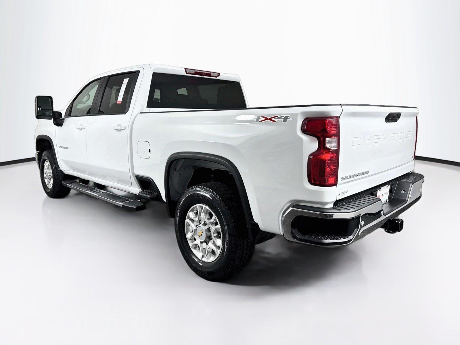 2025 Chevrolet Silverado 3500HD LT photo 12