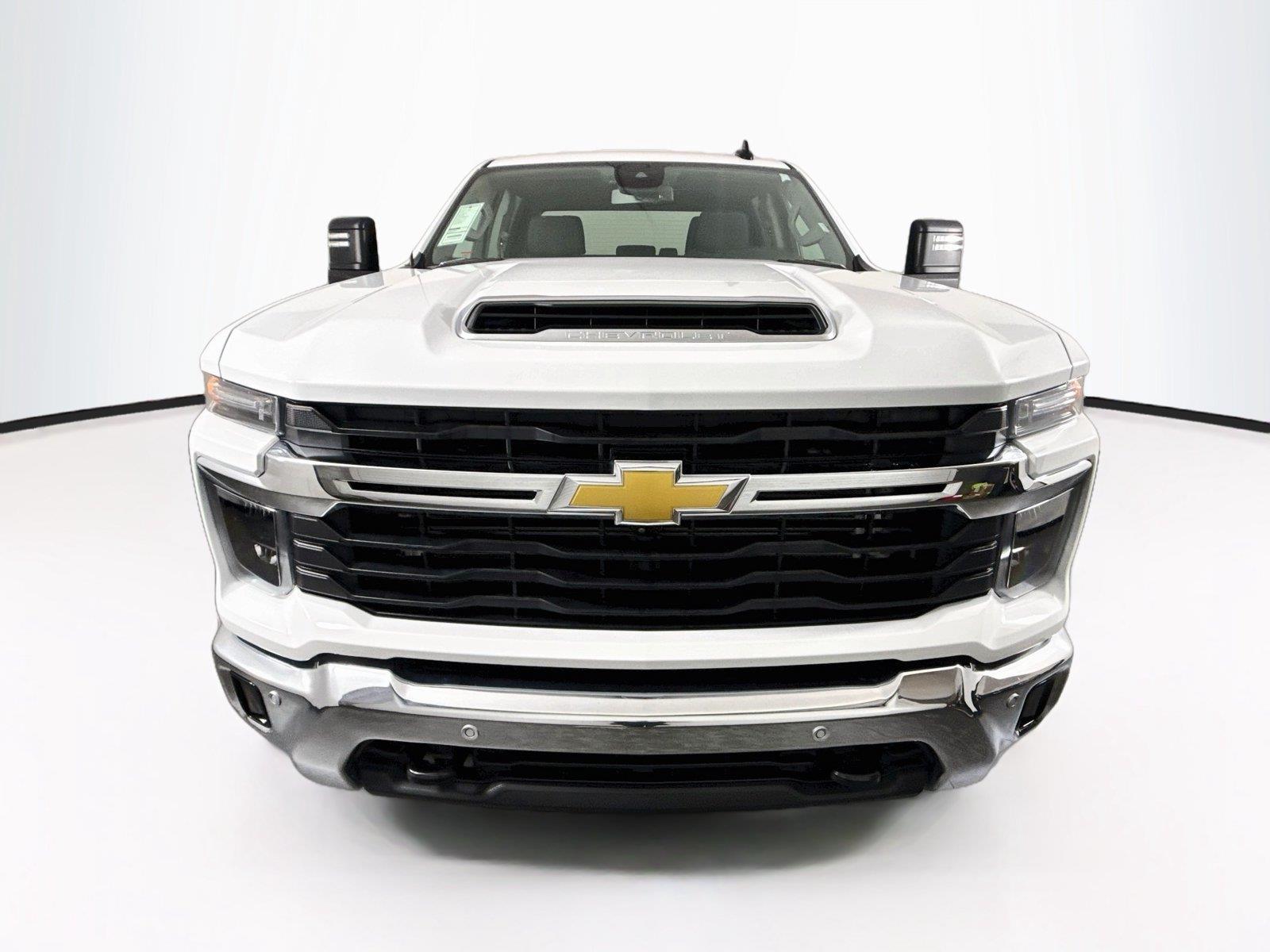 2025 Chevrolet Silverado 3500HD LT photo 8