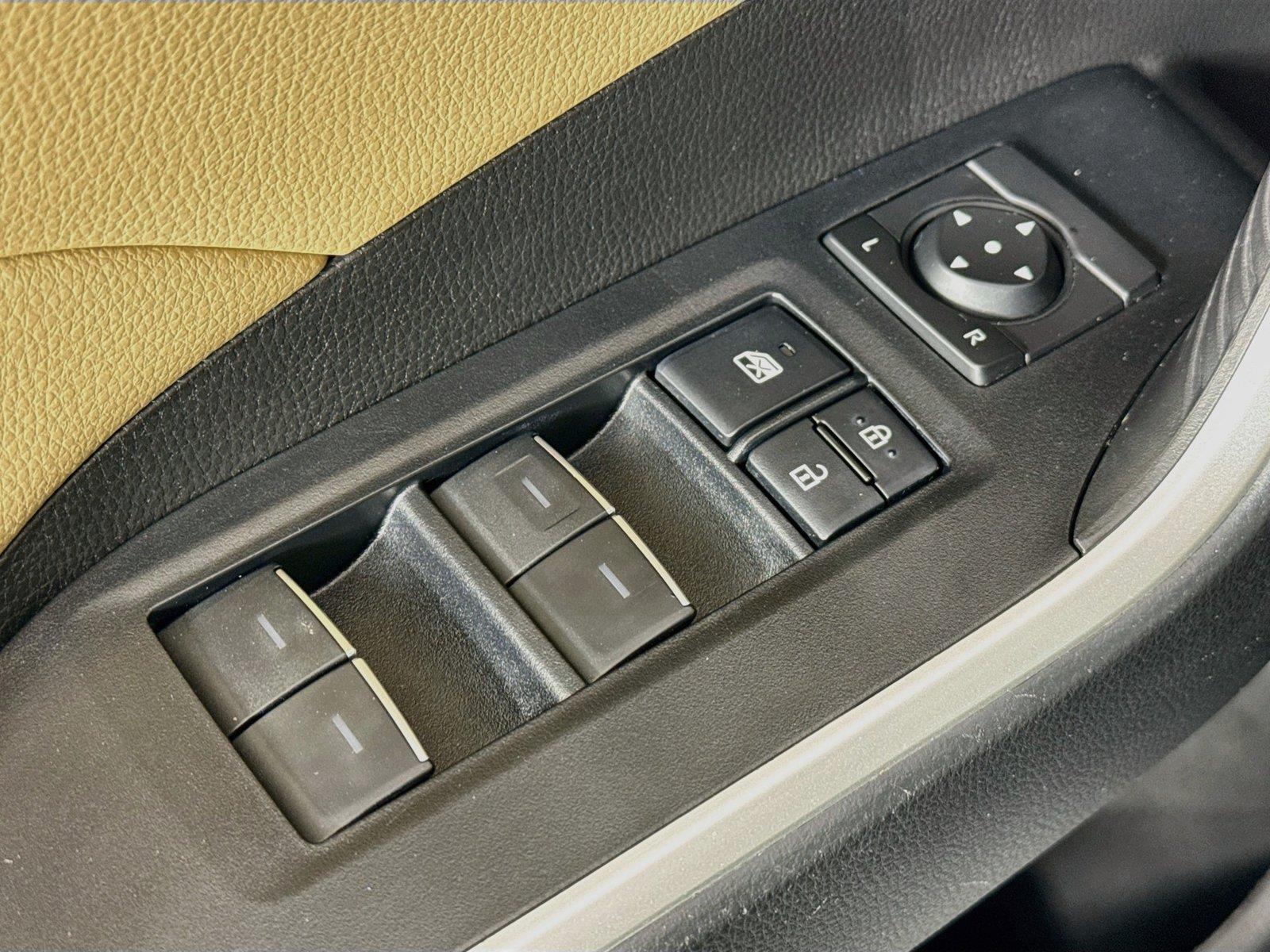 2022 Toyota RAV4 XLE photo 25