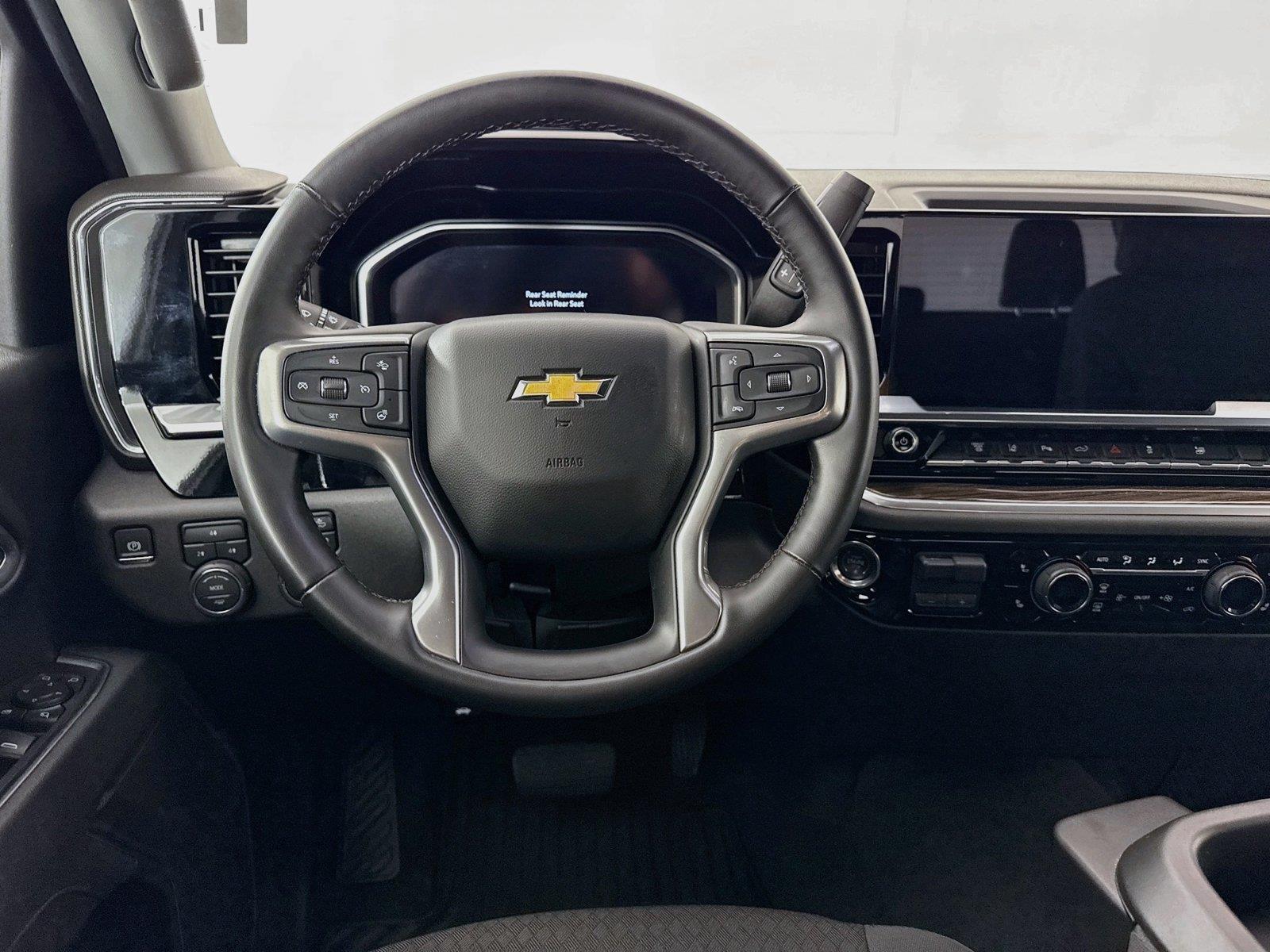 2025 Chevrolet Silverado 3500HD LT photo 29