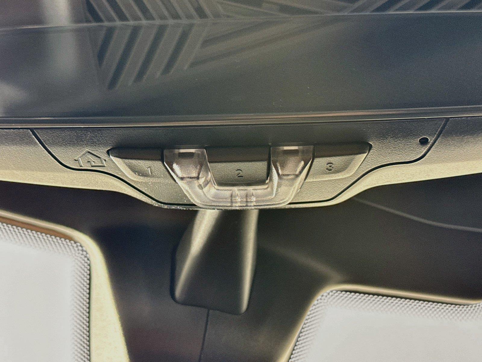 2025 BMW 7 Series 740i photo 21