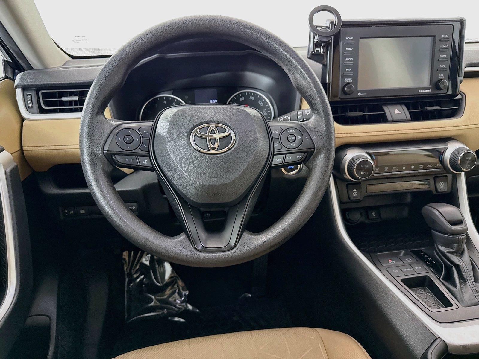 2022 Toyota RAV4 XLE photo 28