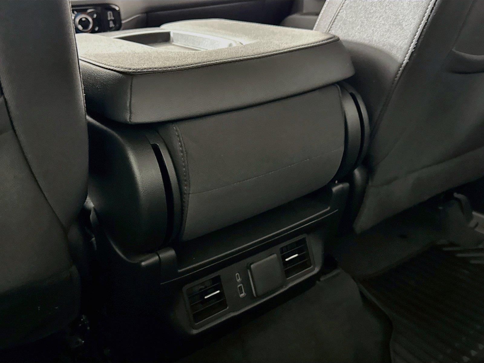 2025 Chevrolet Silverado 3500HD LT photo 32