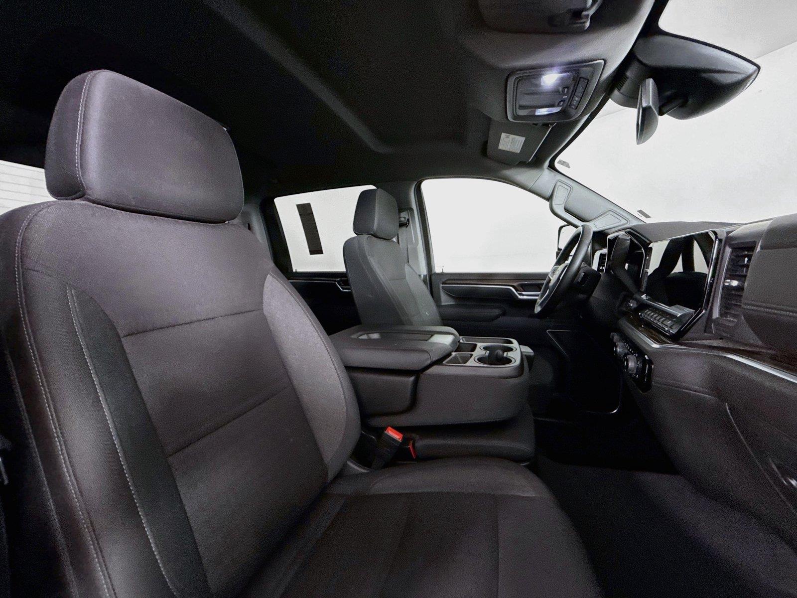 2025 Chevrolet Silverado 3500HD LT photo 37