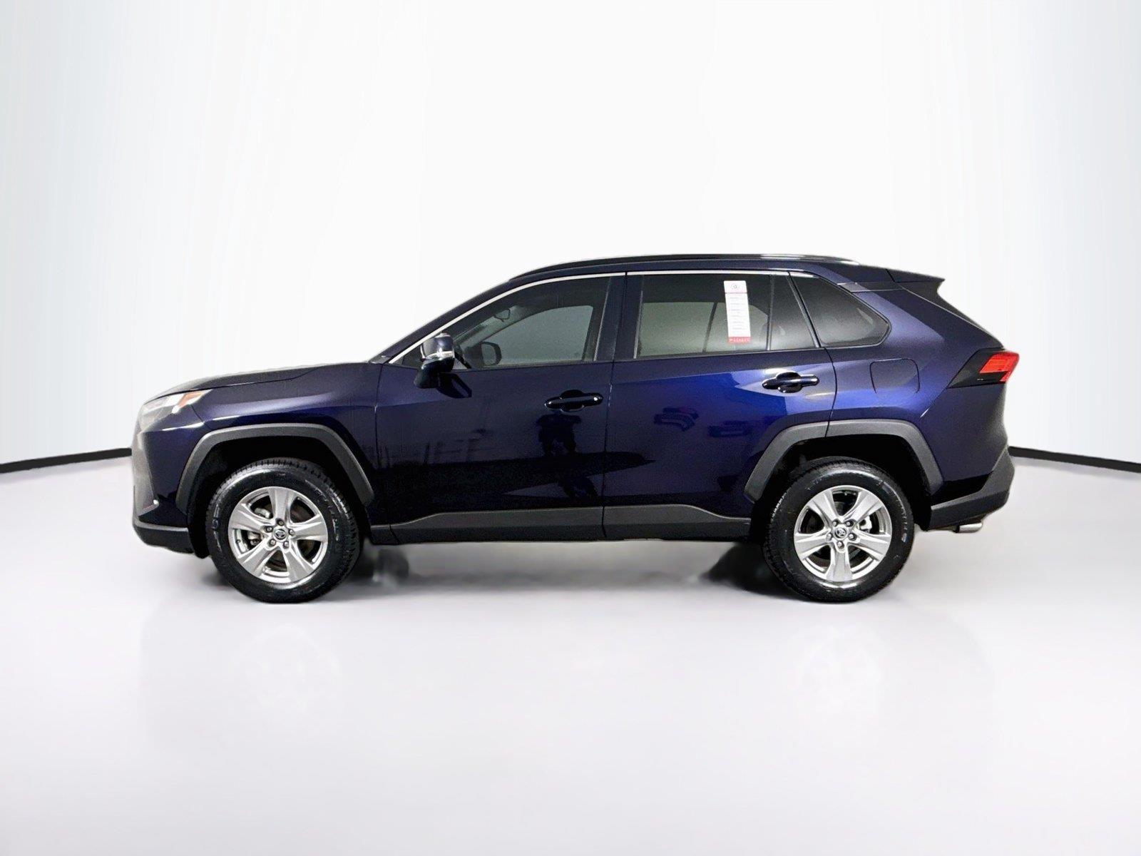 2022 Toyota RAV4 XLE photo 11